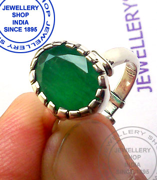 Natural Emerald Gemstone Ring Designs in Silver