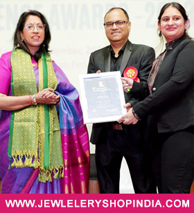 Kavita Krishnamurti Singer.jpg
